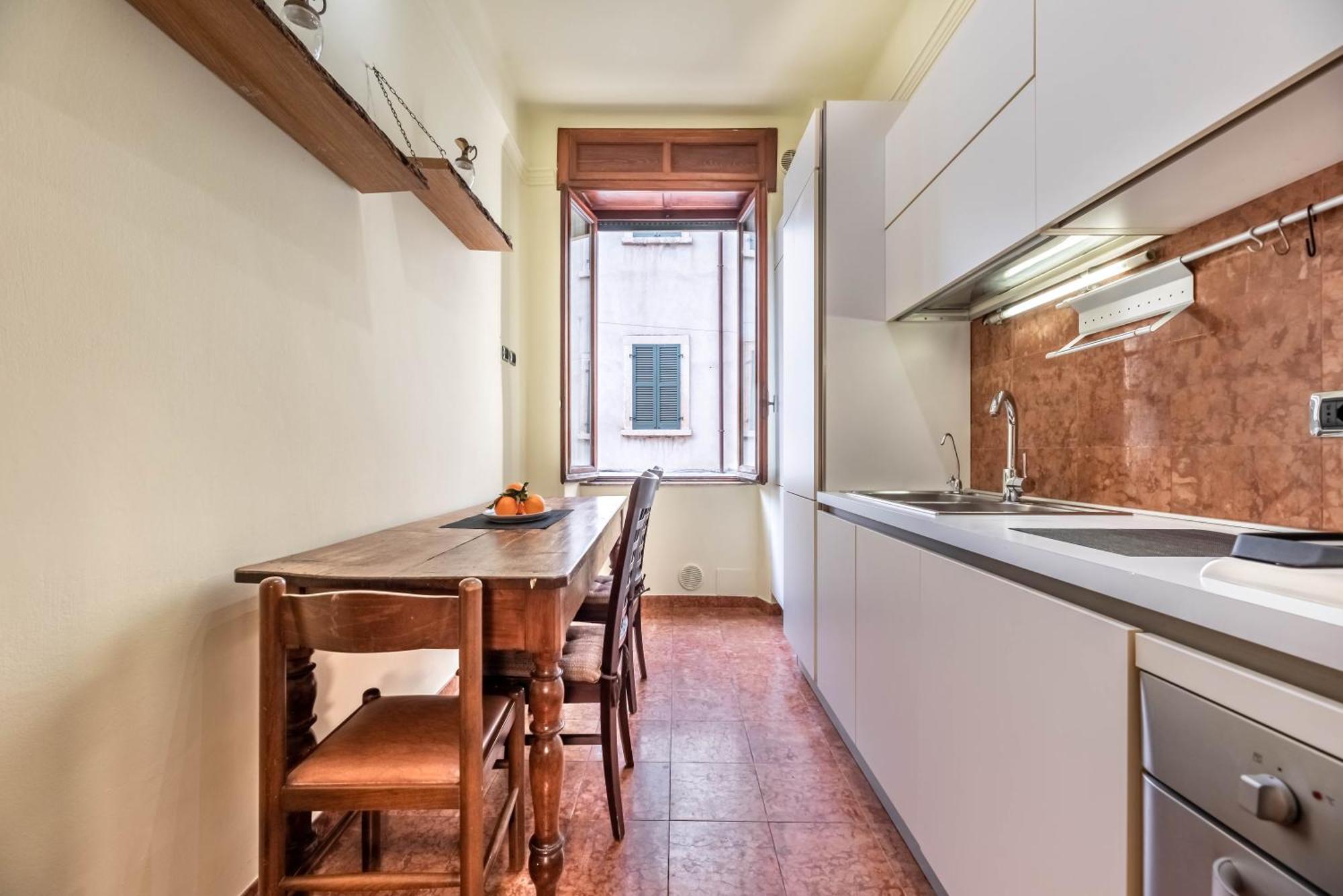 Piazza Isolo Central Apartment Verona Kültér fotó