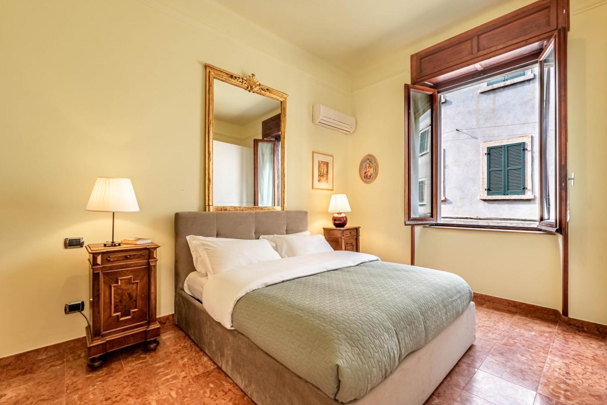 Piazza Isolo Central Apartment Verona Kültér fotó