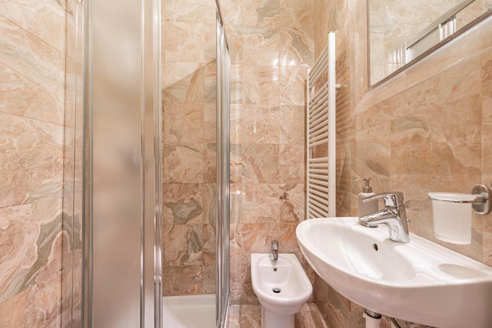 Piazza Isolo Central Apartment Verona Kültér fotó