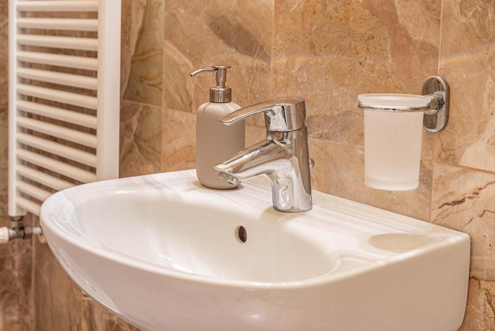 Piazza Isolo Central Apartment Verona Kültér fotó