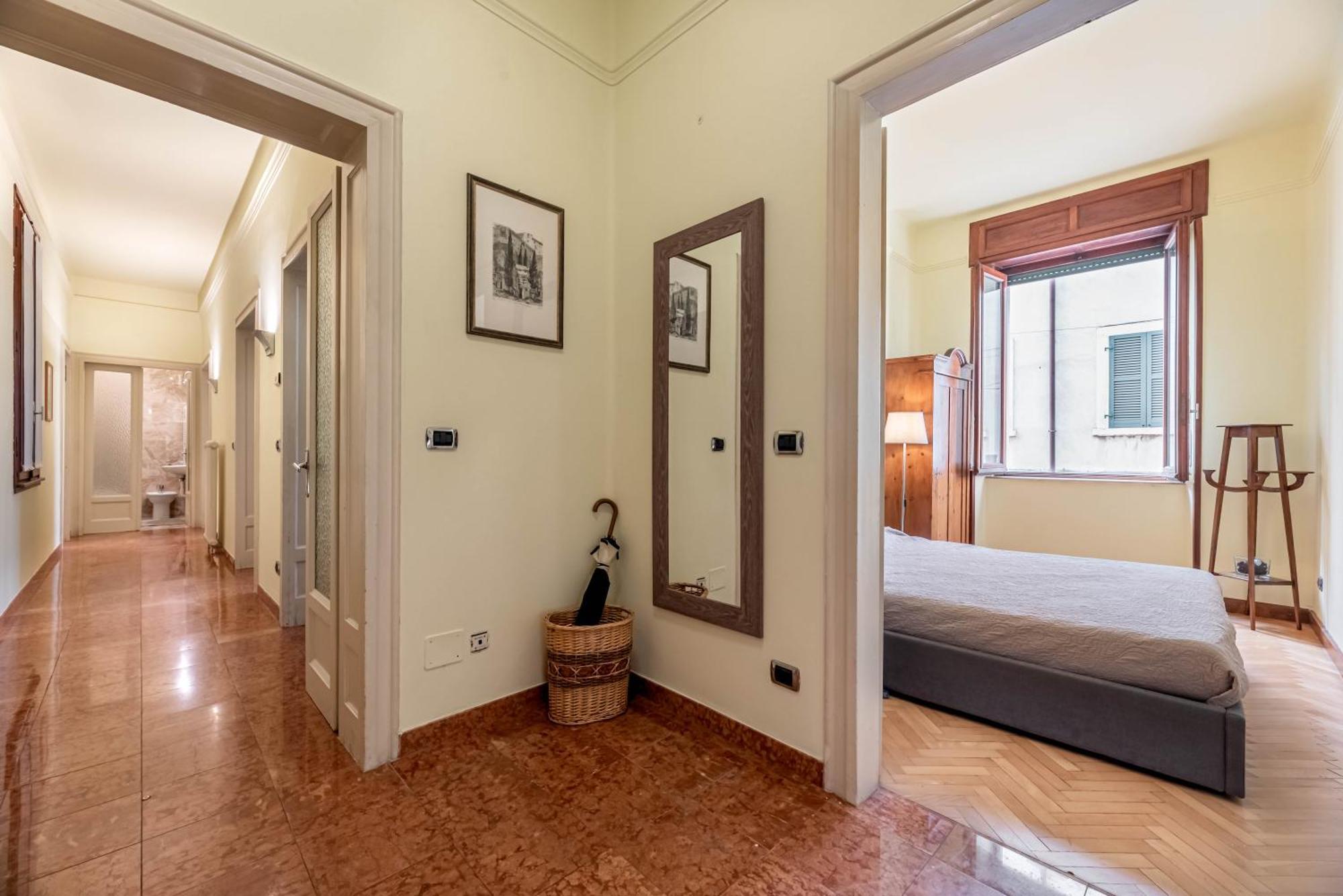 Piazza Isolo Central Apartment Verona Kültér fotó