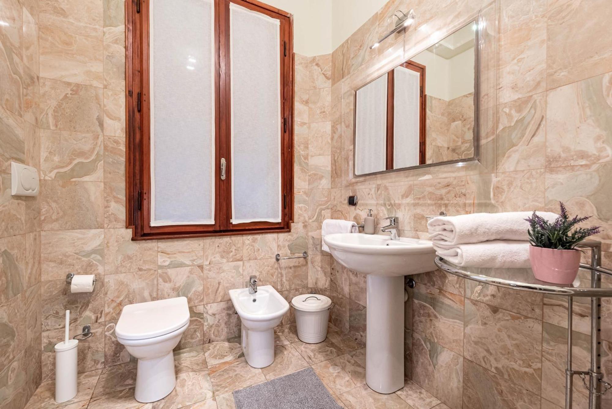 Piazza Isolo Central Apartment Verona Kültér fotó